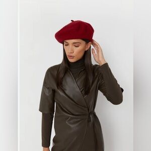 Oak + Fort wool blend beret